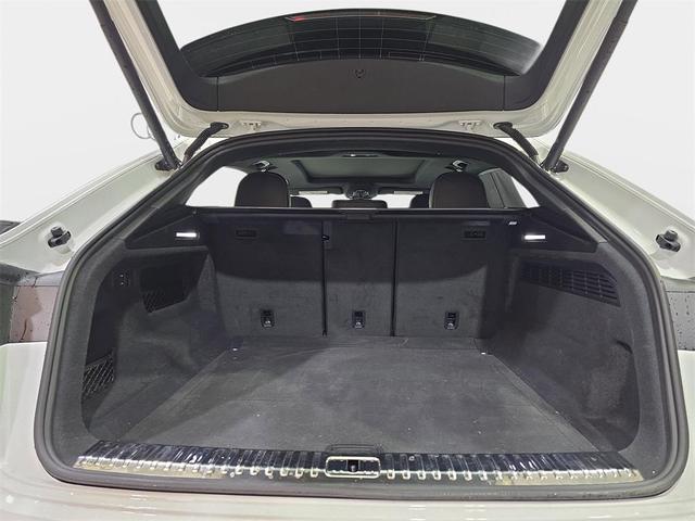 Photo of 2024 Carrara White Audi Q8