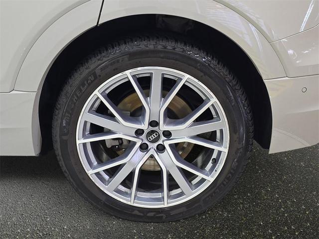 Photo of 2021 Siam Beige Metallic Audi e-tron