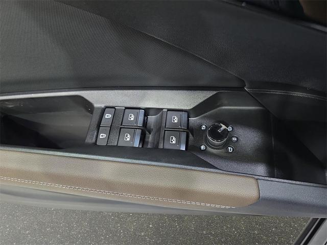 Photo of 2025 Mythos Black Metallic Audi Q4 e-tron