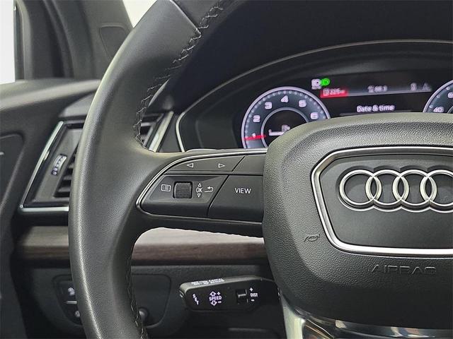 Photo of 2023 Florett Silver Metallic Audi Q5