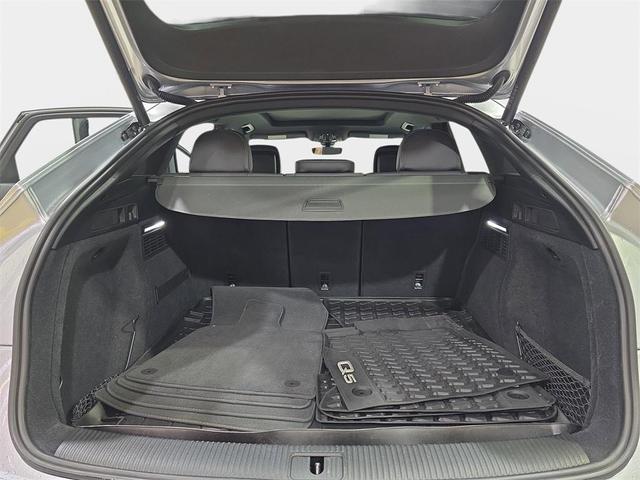 Photo of 2023 Florett Silver Metallic Audi Q5