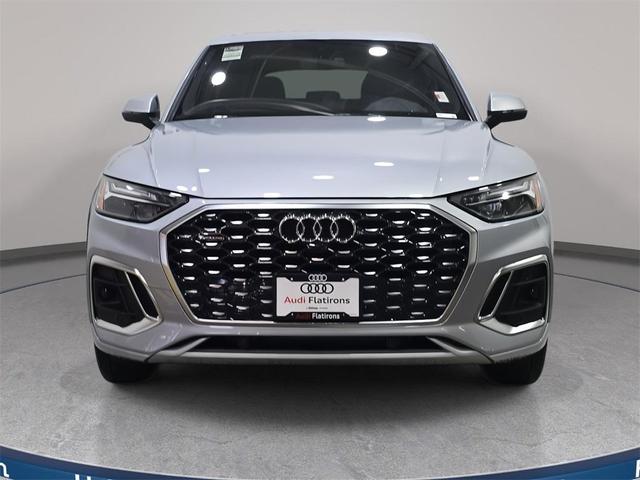Photo of 2023 Florett Silver Metallic Audi Q5