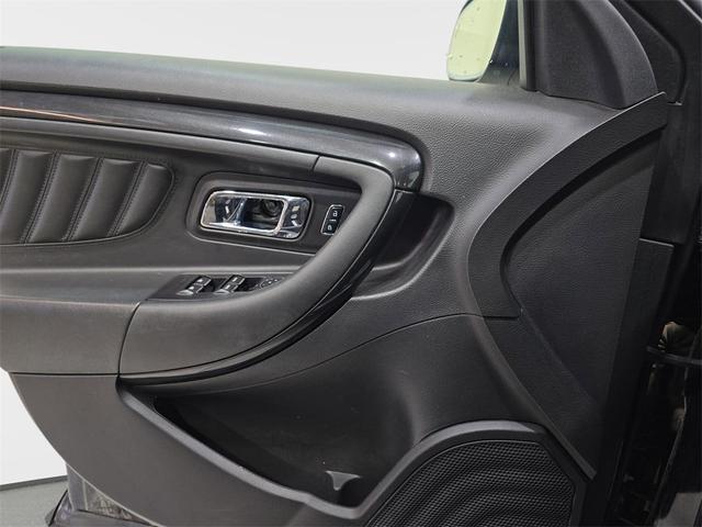 Photo of 2017 Shadow Black Ford Taurus