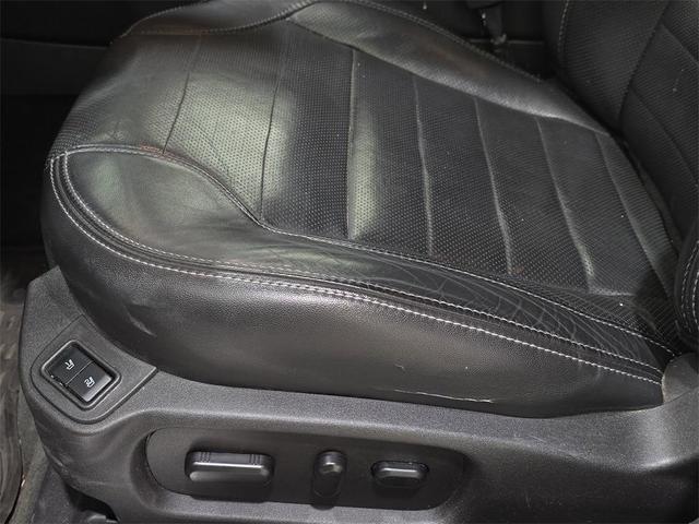 Photo of 2017 Shadow Black Ford Taurus