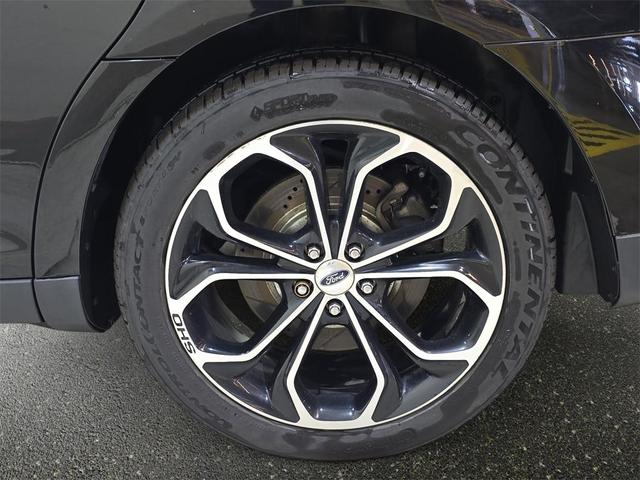 Photo of 2017 Shadow Black Ford Taurus