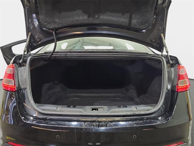 Photo of 2017 Shadow Black Ford Taurus