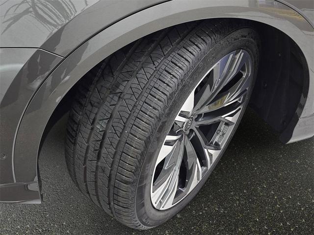 Photo of 2025 Samurai Gray Metallic Audi Q8