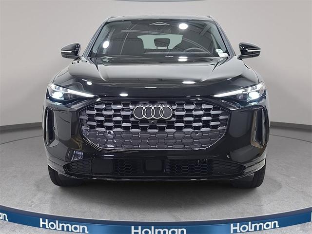 Photo of 2025 Mythos Black Metallic Audi Q5