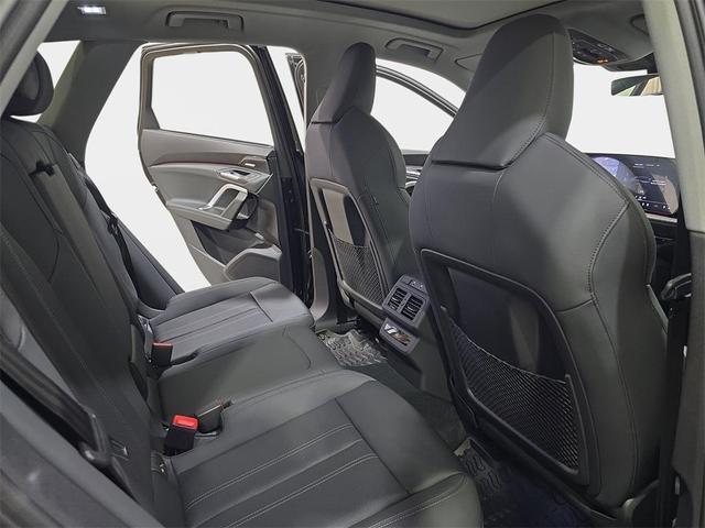 Photo of 2025 Mythos Black Metallic Audi Q5