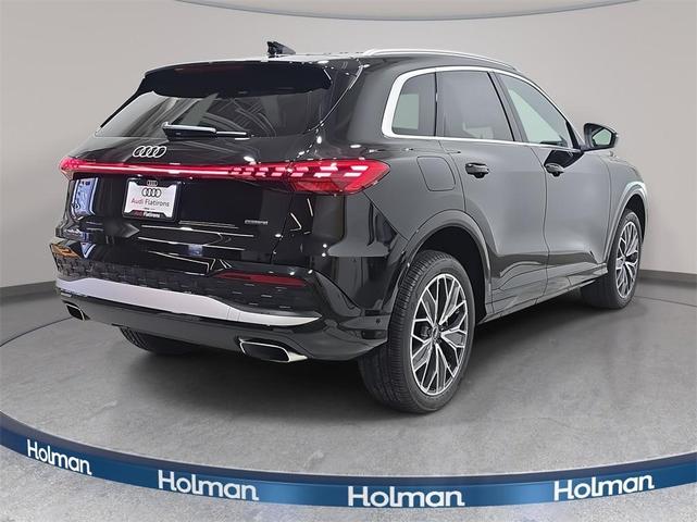 Photo of 2025 Mythos Black Metallic Audi Q5