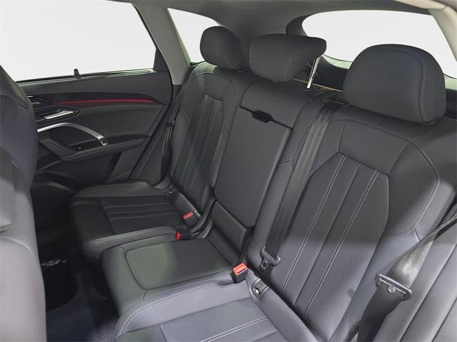 Photo of 2025 Mythos Black Metallic Audi Q5