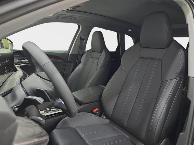 Photo of 2025 Mythos Black Metallic Audi Q5