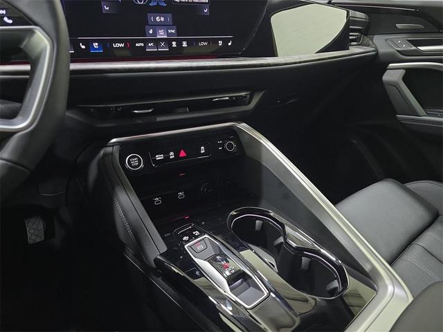 Photo of 2025 Mythos Black Metallic Audi Q5