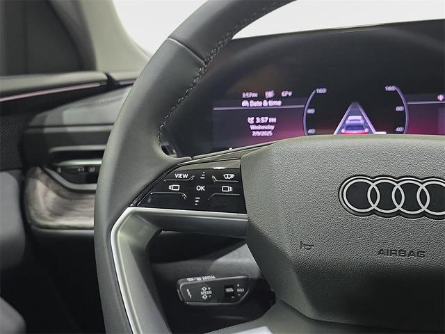 Photo of 2025 Mythos Black Metallic Audi Q5