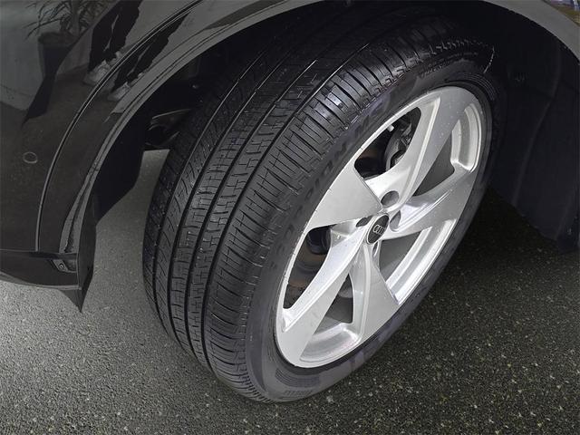 Photo of 2025 Mythos Black Metallic Audi Q5