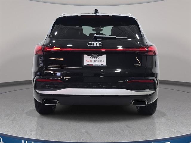 Photo of 2025 Mythos Black Metallic Audi Q5