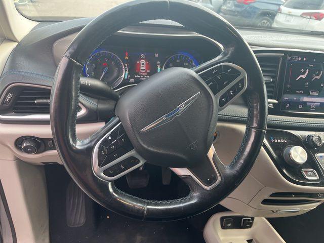 Photo of 2021 Billet Silver Metallic Clearcoat Chrysler Pacifica