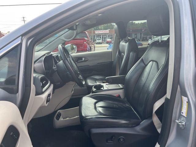 Photo of 2021 Billet Silver Metallic Clearcoat Chrysler Pacifica