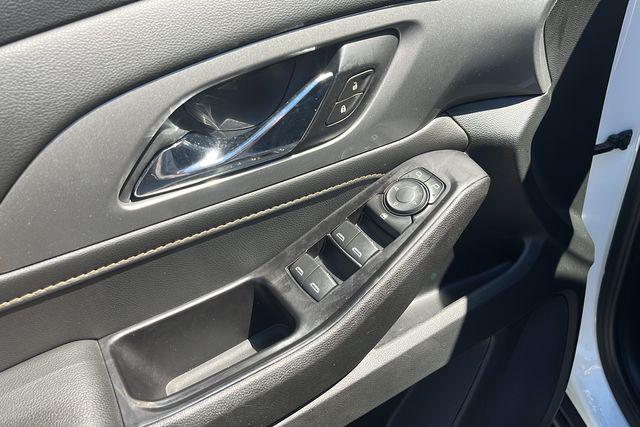 Photo of 2020 Summit White Chevrolet Traverse