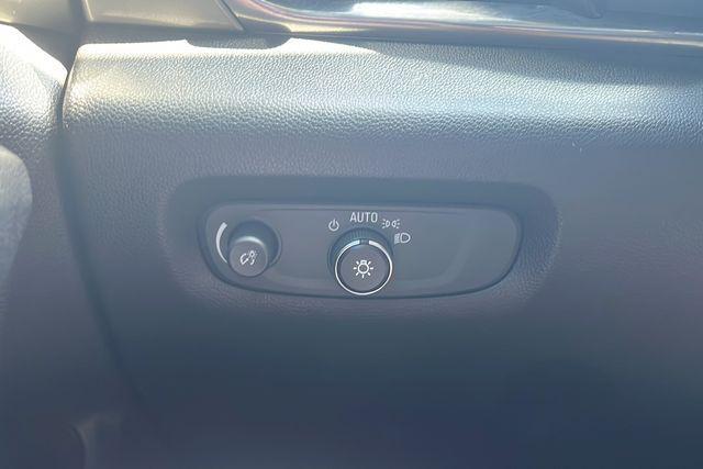 Photo of 2020 Summit White Chevrolet Traverse