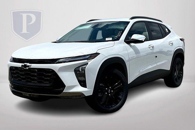 Photo of 2025 Summit White Chevrolet Trax