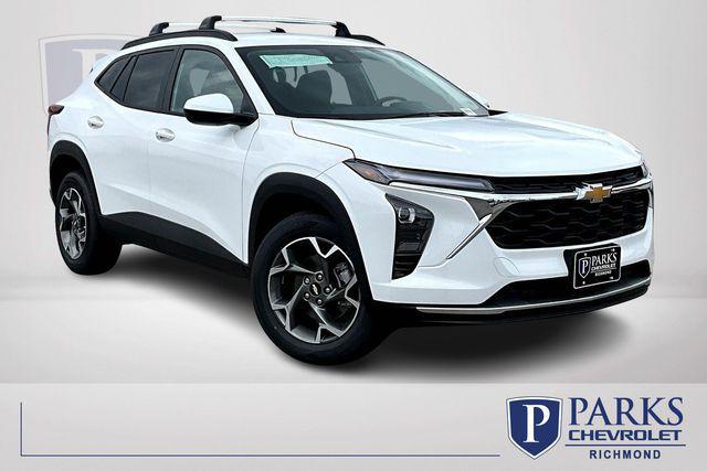 Photo of 2025 Summit White Chevrolet Trax