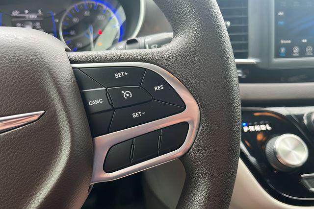 Photo of 2020 Billet Silver Metallic Clearcoat Chrysler Voyager