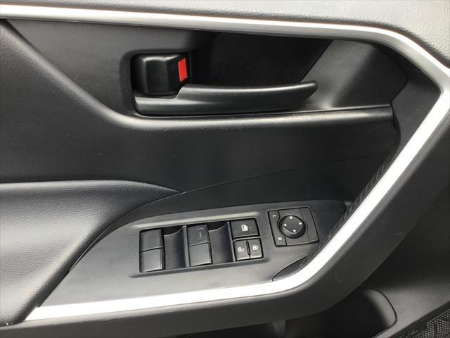 Photo of 2022 Silver Sky Metallic Toyota RAV4