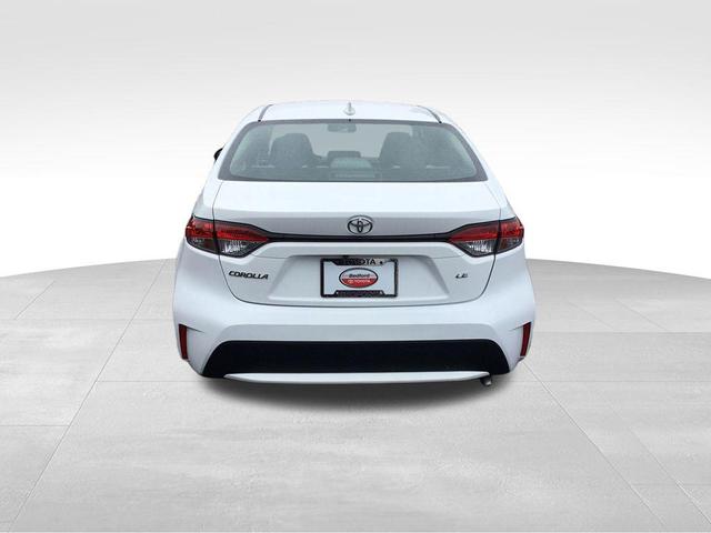 Photo of 2022 White Toyota Corolla