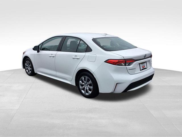 Photo of 2022 White Toyota Corolla