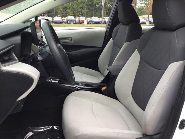 Photo of 2022 White Toyota Corolla