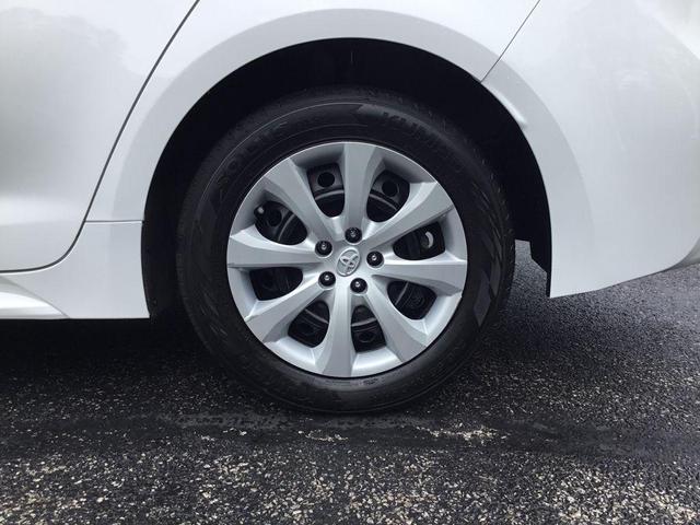 Photo of 2022 White Toyota Corolla