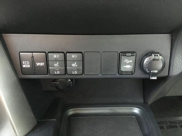 Photo of 2018 Galactic Aqua Mica Toyota RAV4