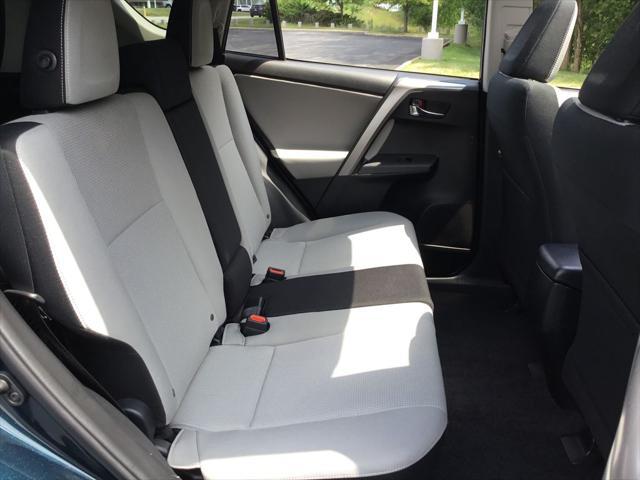 Photo of 2018 Galactic Aqua Mica Toyota RAV4