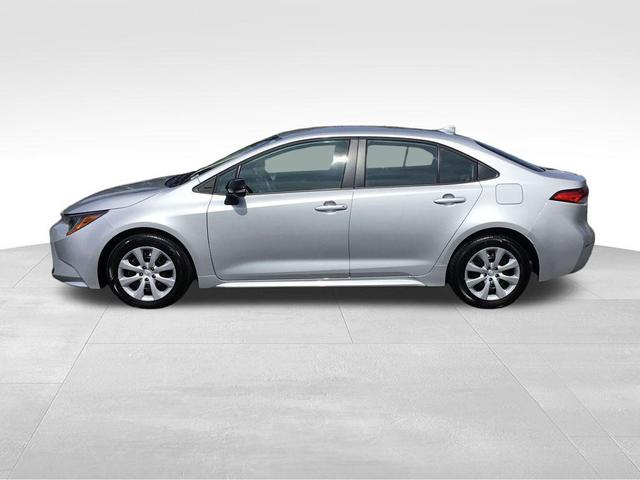 Photo of 2025 Classic Silver Metallic Toyota Corolla