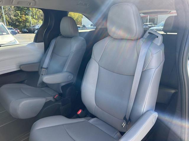 Photo of 2025 Wind Chill Pearl Toyota Sienna