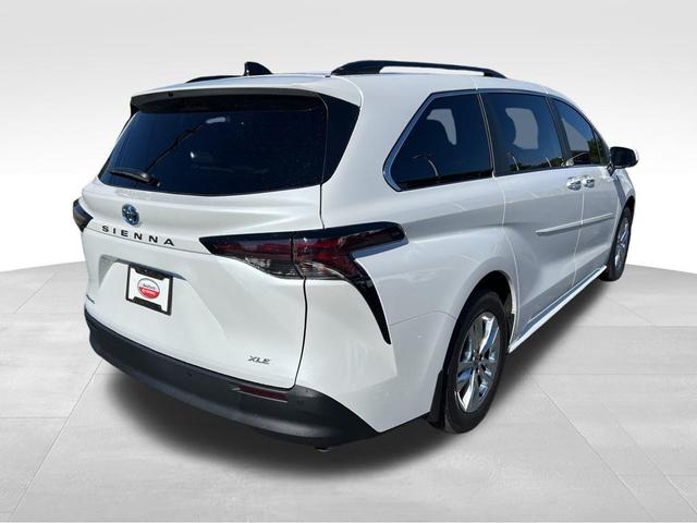Photo of 2025 Wind Chill Pearl Toyota Sienna
