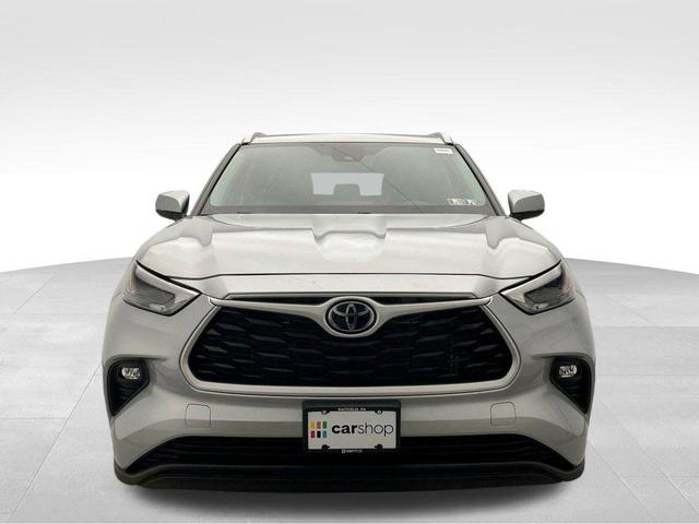 Photo of 2022 Celestial Silver Metallic Toyota Highlander