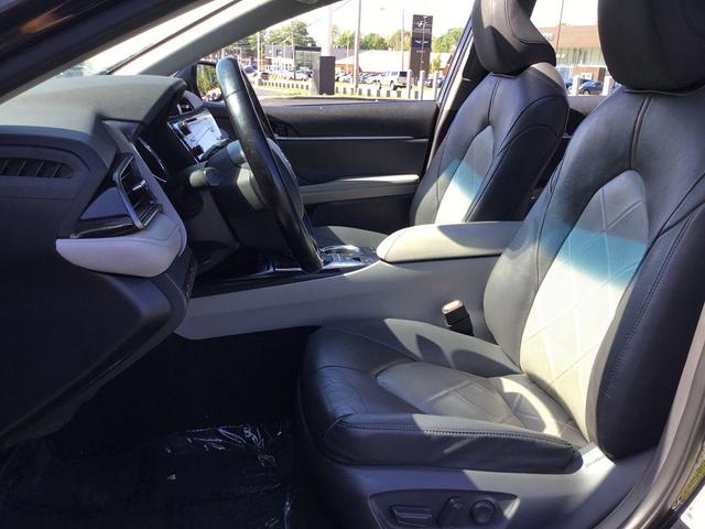 Photo of 2019 Midnight Black Metallic Toyota Camry