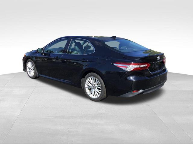 Photo of 2019 Midnight Black Metallic Toyota Camry