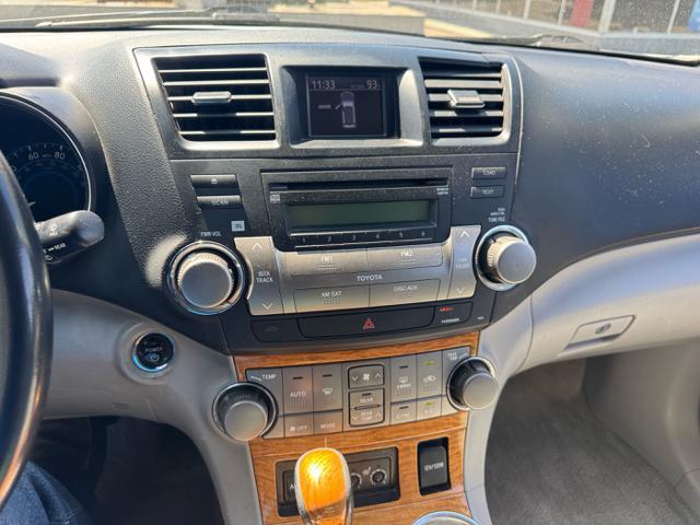 Photo of 2008 Silver Toyota Highlander Hybrid