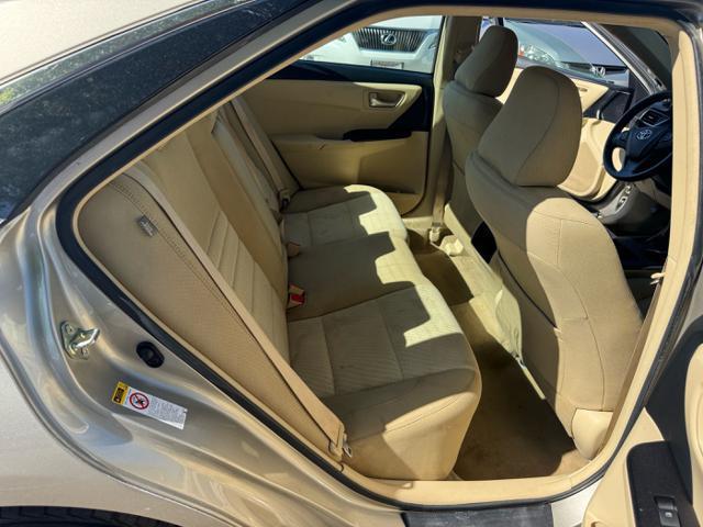Photo of 2017 Gold Toyota Camry