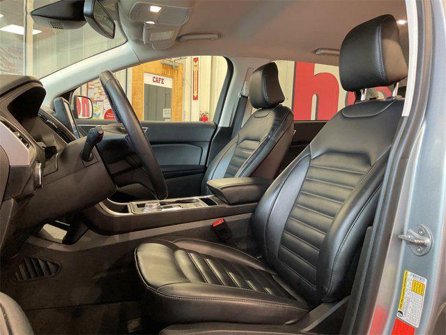 Photo of 2024 Silver Ford Edge