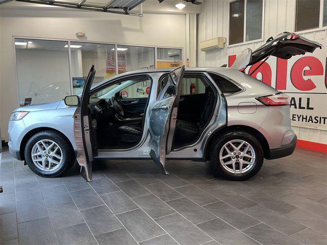 Photo of 2024 Silver Ford Edge