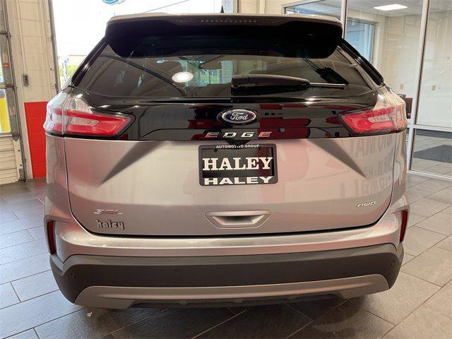 Photo of 2024 Silver Ford Edge