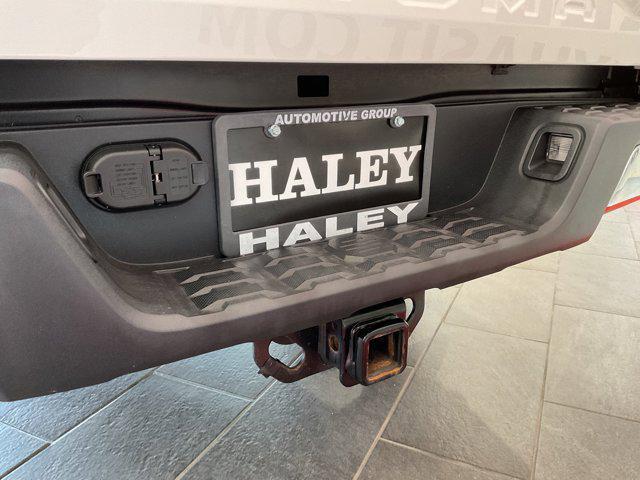Photo of 2020 White Toyota Tacoma