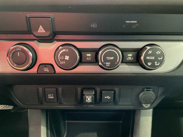 Photo of 2020 White Toyota Tacoma
