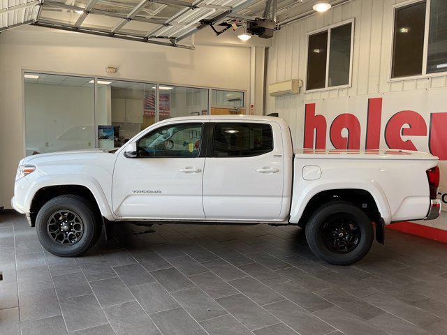 Photo of 2020 White Toyota Tacoma