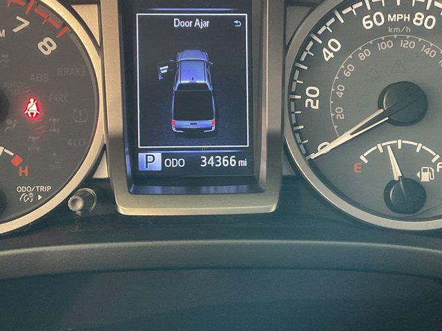 Photo of 2020 White Toyota Tacoma