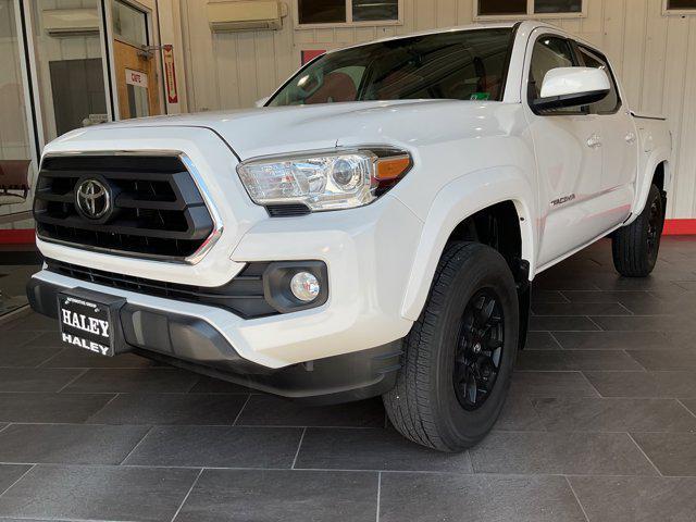 Photo of 2020 White Toyota Tacoma